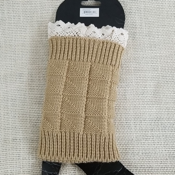 Knit Boot Cuffs with Lace and Buttons - Picture 4 of 6